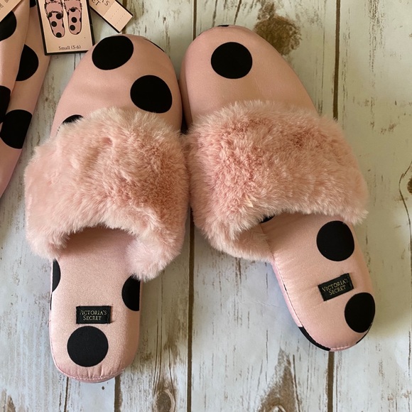 VS Slippers | NWT - Picture 5 of 8